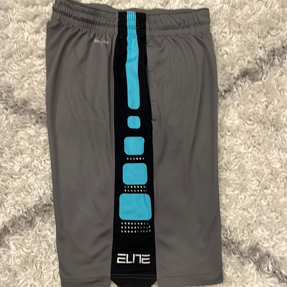 VINTAGE NIKE ELITE BASKETBALL SHORTS